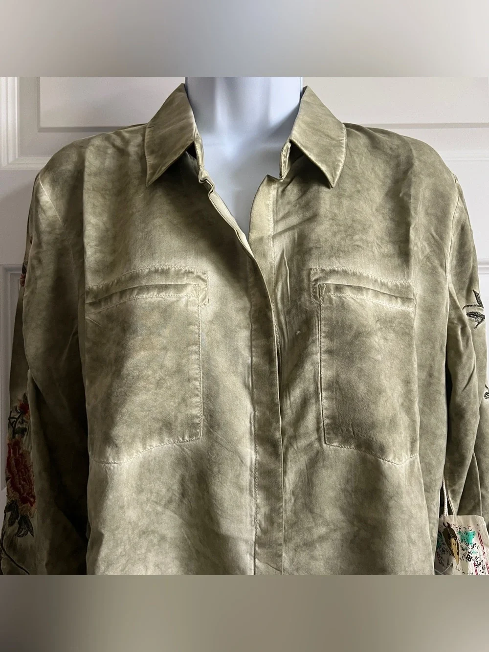 ARATTA Oversized Kate Shirt Embroidered Button Down Small Olive Distressed NWT - Picture 6 of 12